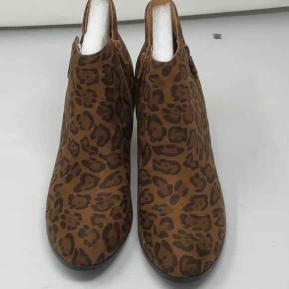 NIB Style & Co women’s Marinaa brown leopard heeled ankle booties, size 9 - Picture 3 of 9